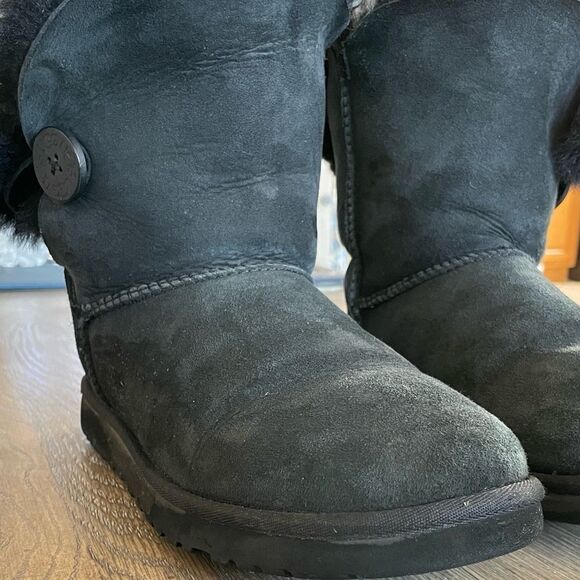 UGG® Women’s Bailey Button II Boots Black Sz 8 US - Picture 2 of 14